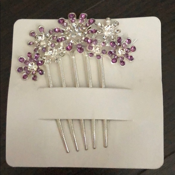 Hair Accesories - Picture 1 of 1